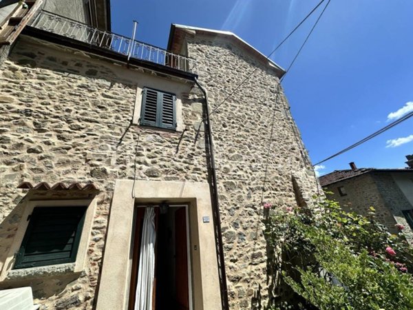 casa indipendente in vendita a San Marcello Piteglio in zona Popiglio