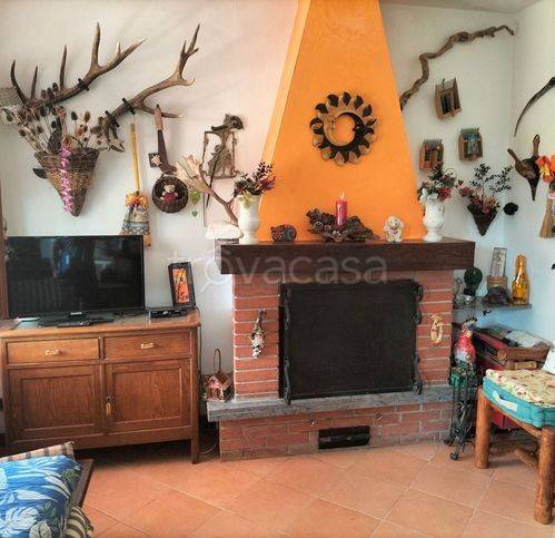 casa indipendente in vendita a San Marcello Piteglio in zona Lizzano