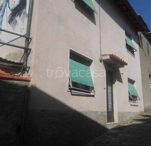 casa indipendente in vendita a San Marcello Piteglio in zona Lizzano