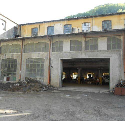 locale commerciale in vendita a San Marcello Piteglio in zona La Lima