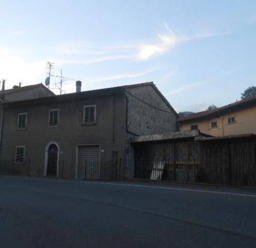 casa indipendente in vendita a San Marcello Piteglio in zona Bardalone