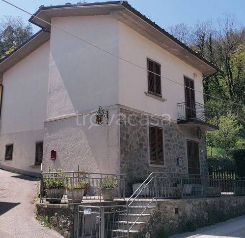 casa indipendente in vendita a San Marcello Piteglio in zona Maresca
