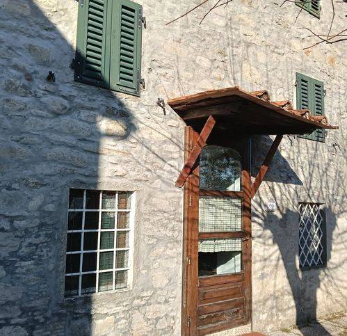 casa indipendente in vendita a San Marcello Piteglio
