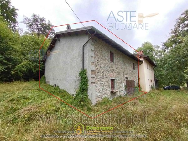 casa indipendente in vendita a San Marcello Piteglio in zona Lizzano