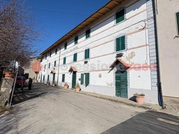 intera palazzina in vendita a San Marcello Piteglio in zona Prunetta