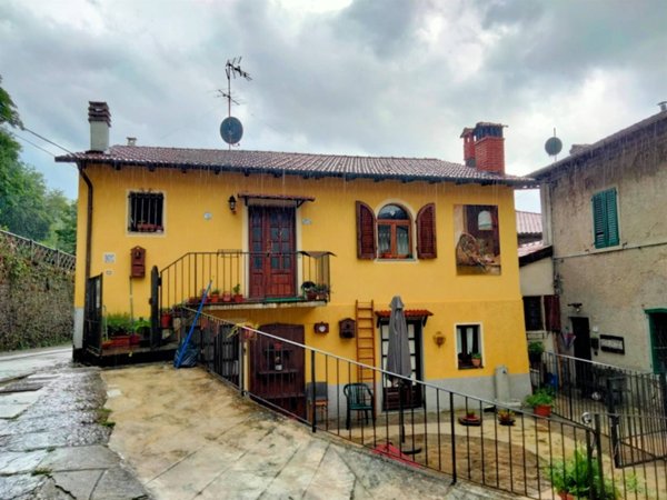 casa indipendente in vendita a San Marcello Piteglio in zona Maresca