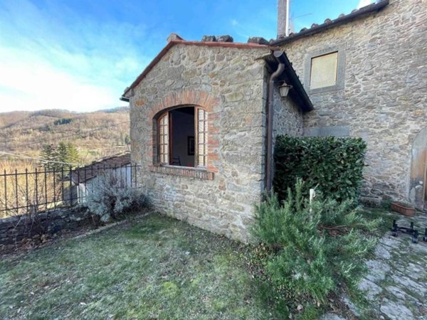 casa semindipendente in vendita a San Marcello Piteglio in zona Piteglio