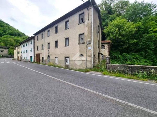 casa indipendente in vendita a San Marcello Piteglio in zona La Lima