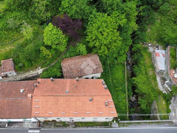 casa indipendente in vendita a San Marcello Piteglio in zona La Lima