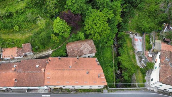 casa indipendente in vendita a San Marcello Piteglio in zona La Lima