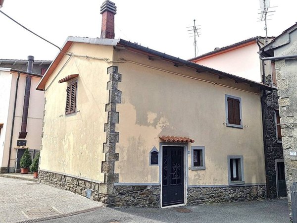 casa indipendente in vendita a San Marcello Piteglio in zona Prunetta