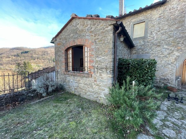 casa semindipendente in vendita a San Marcello Piteglio in zona Piteglio