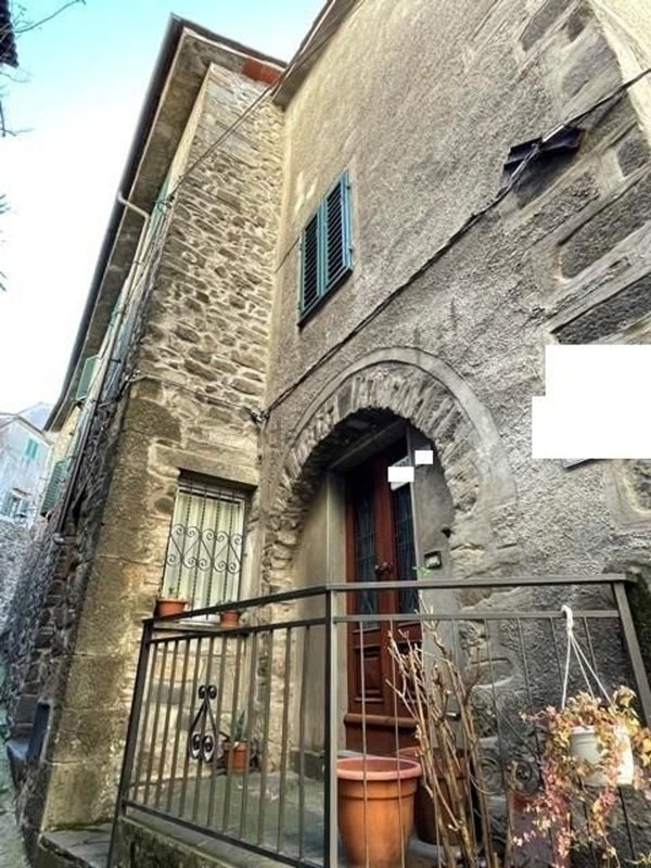 casa indipendente in vendita a San Marcello Piteglio in zona Crespole