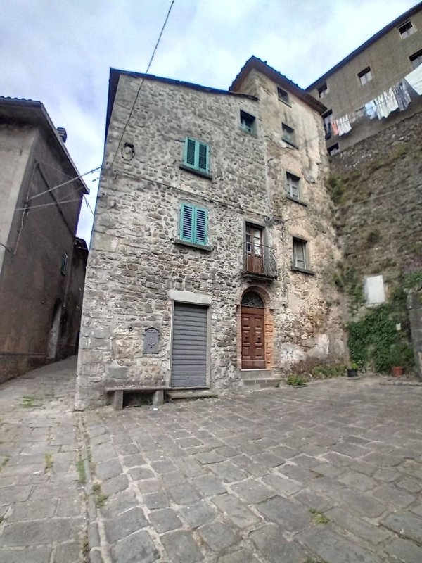 pentavano in vendita a San Marcello Piteglio in zona Crespole