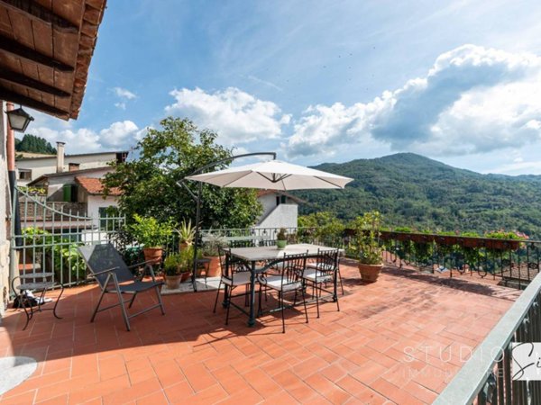 casa indipendente in vendita a San Marcello Piteglio in zona Popiglio