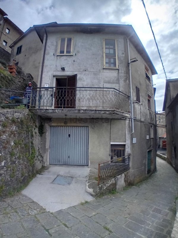 casa indipendente in vendita a San Marcello Piteglio in zona Piteglio