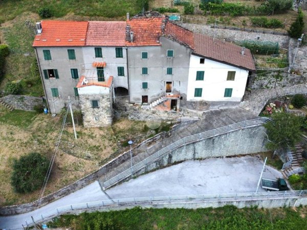 casa indipendente in vendita a San Marcello Piteglio in zona Popiglio