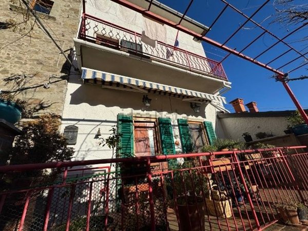 casa indipendente in vendita a San Marcello Piteglio in zona Popiglio