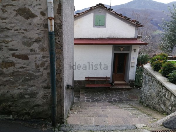 casa indipendente in vendita a San Marcello Piteglio in zona Lizzano