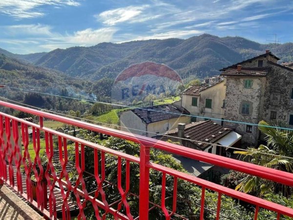 casa indipendente in vendita a San Marcello Piteglio