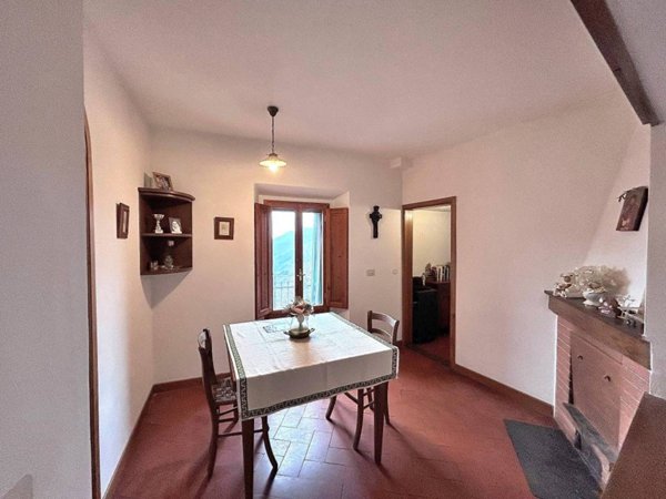 casa indipendente in vendita a San Marcello Piteglio in zona Calamecca