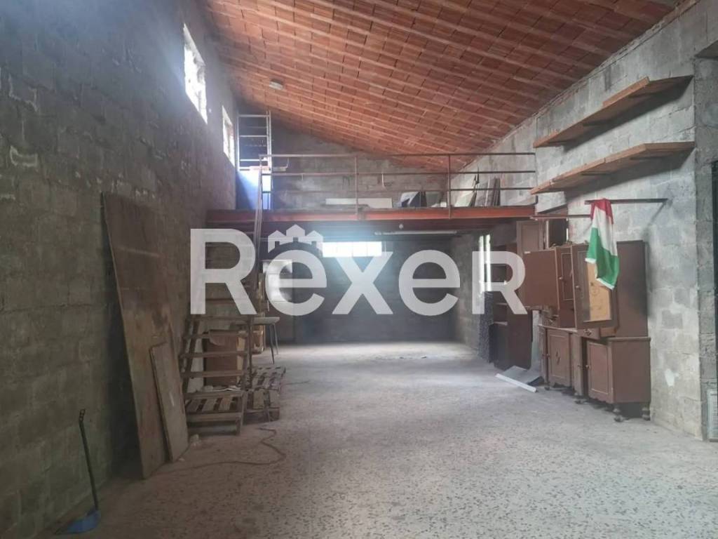 locale commerciale in vendita a San Marcello Piteglio in zona Pontepetri