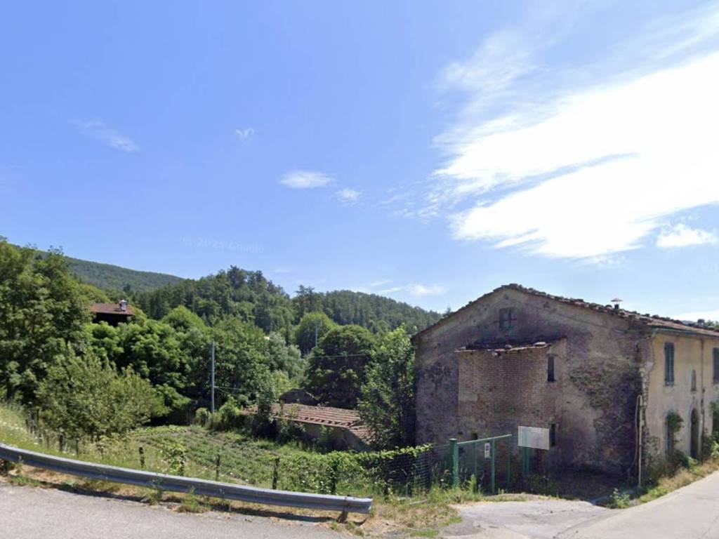 intera palazzina in vendita a San Marcello Piteglio in zona Campo Tizzoro