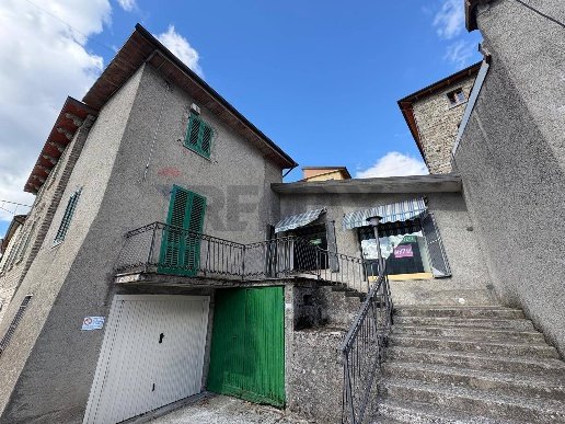 casa indipendente in vendita a San Marcello Piteglio in zona Popiglio