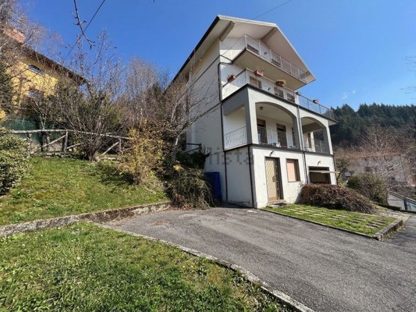 casa indipendente in vendita a San Marcello Piteglio in zona Maresca