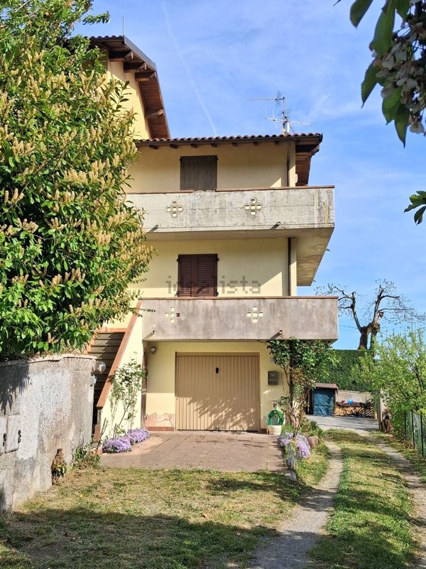 casa indipendente in vendita a San Marcello Piteglio in zona Maresca