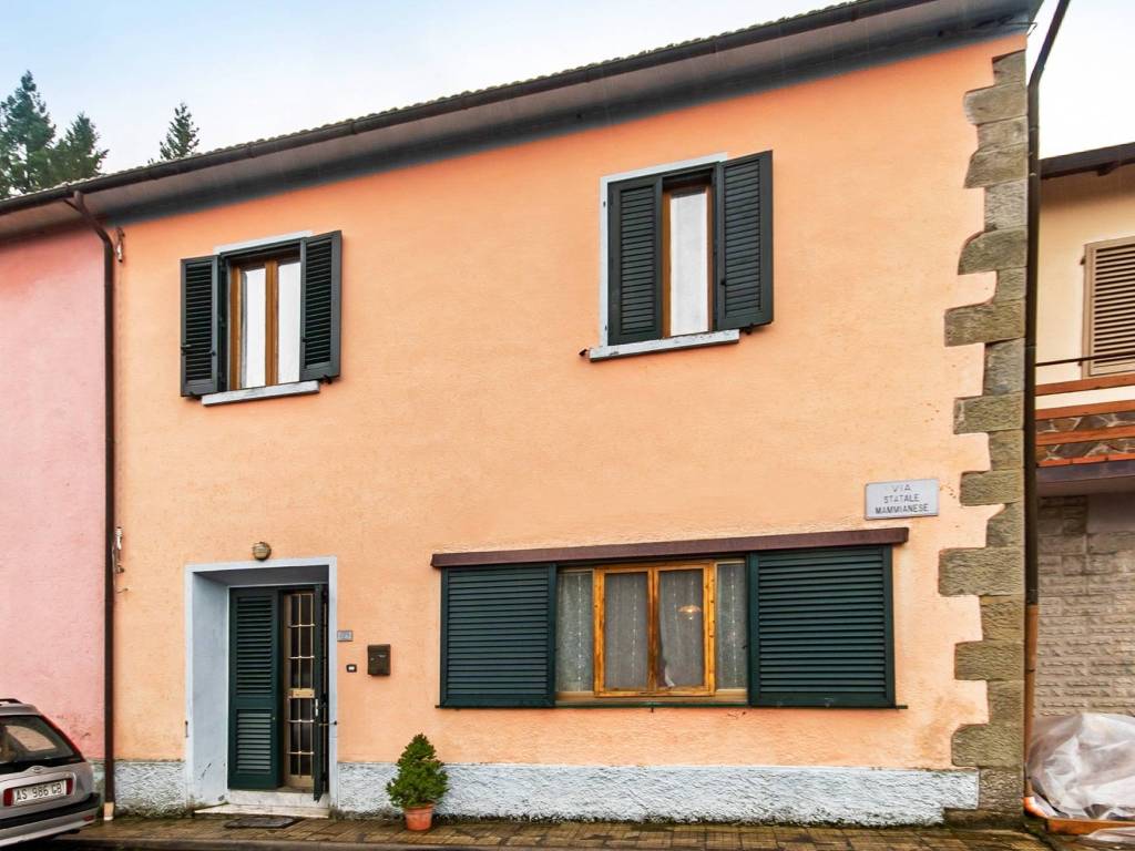 casa indipendente in vendita a San Marcello Piteglio in zona Prataccio