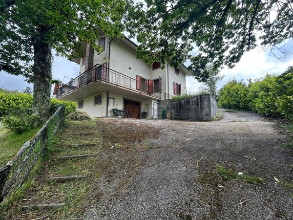 casa indipendente in vendita a San Marcello Piteglio in zona Calamecca