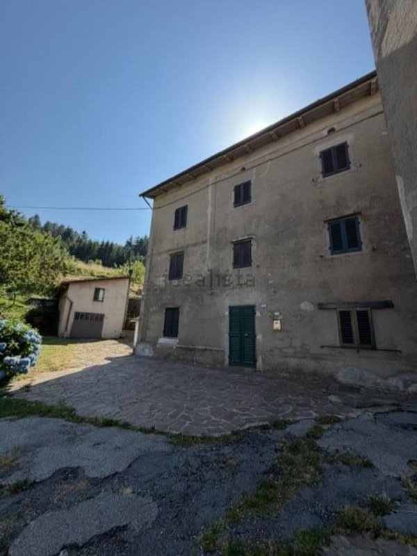 casa indipendente in vendita a San Marcello Piteglio