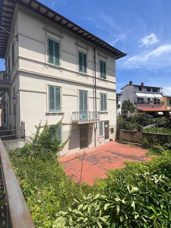 casa indipendente in vendita a Bagno a Ripoli in zona Grassina