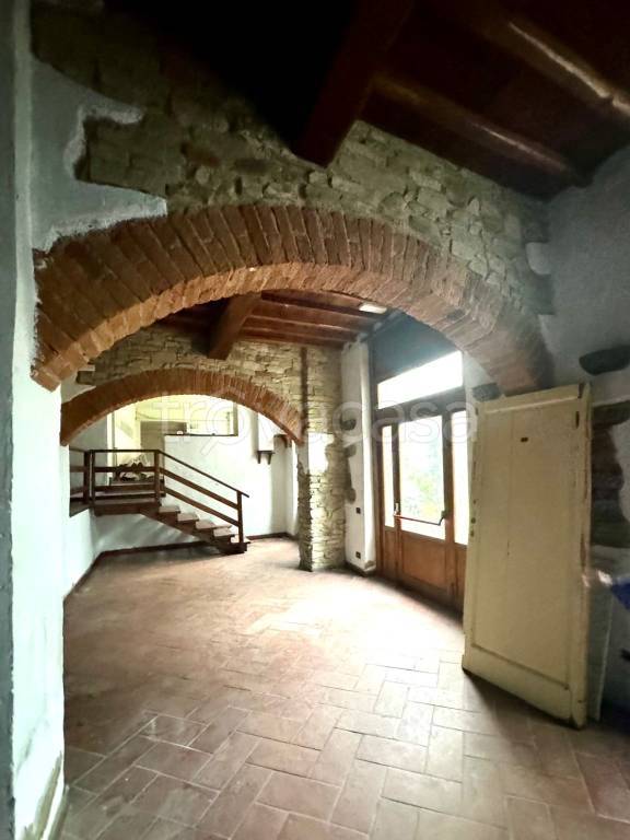 negozio in vendita a Bagno a Ripoli in zona Candeli
