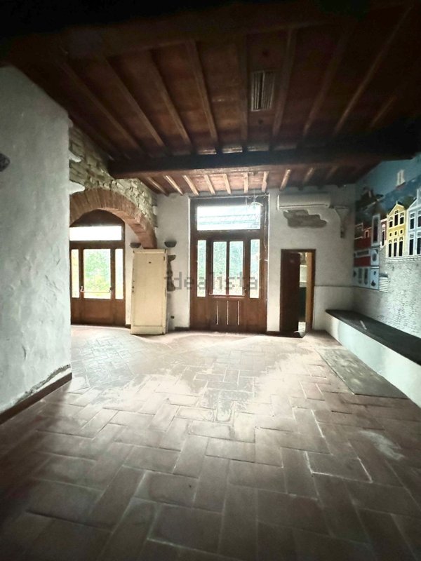 locale commerciale in vendita a Bagno a Ripoli in zona Candeli