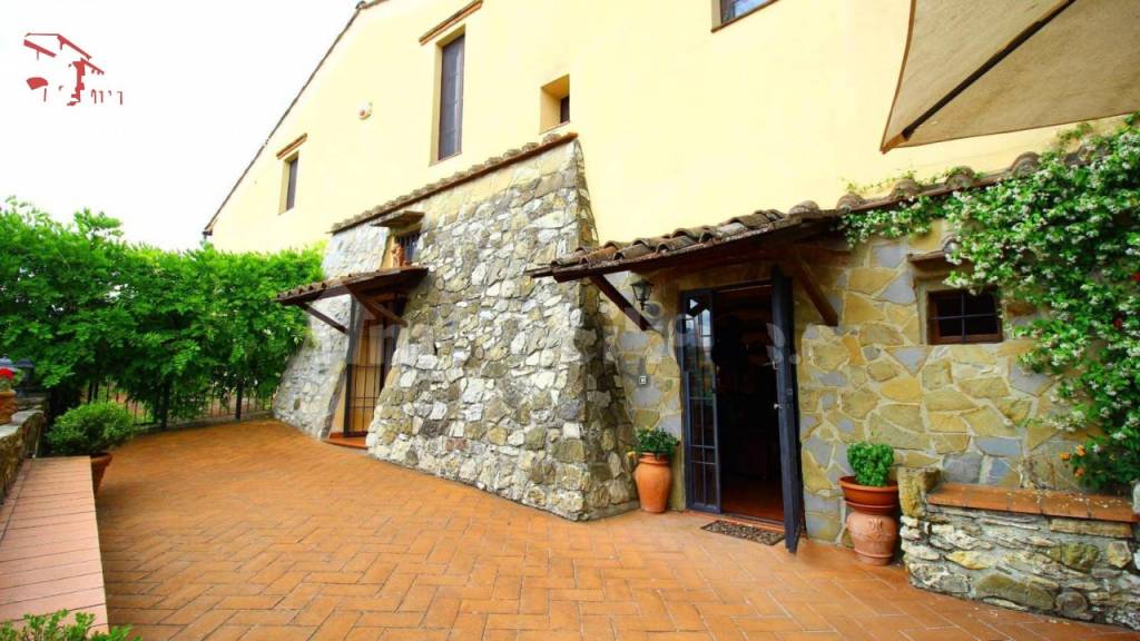 casa indipendente in vendita a Bagno a Ripoli in zona Grassina