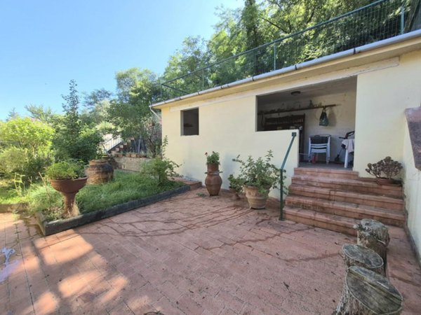 casa indipendente in vendita a Bagno a Ripoli in zona Vallina