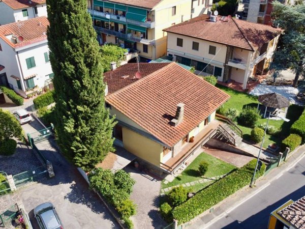 casa indipendente in vendita a Bagno a Ripoli in zona Grassina