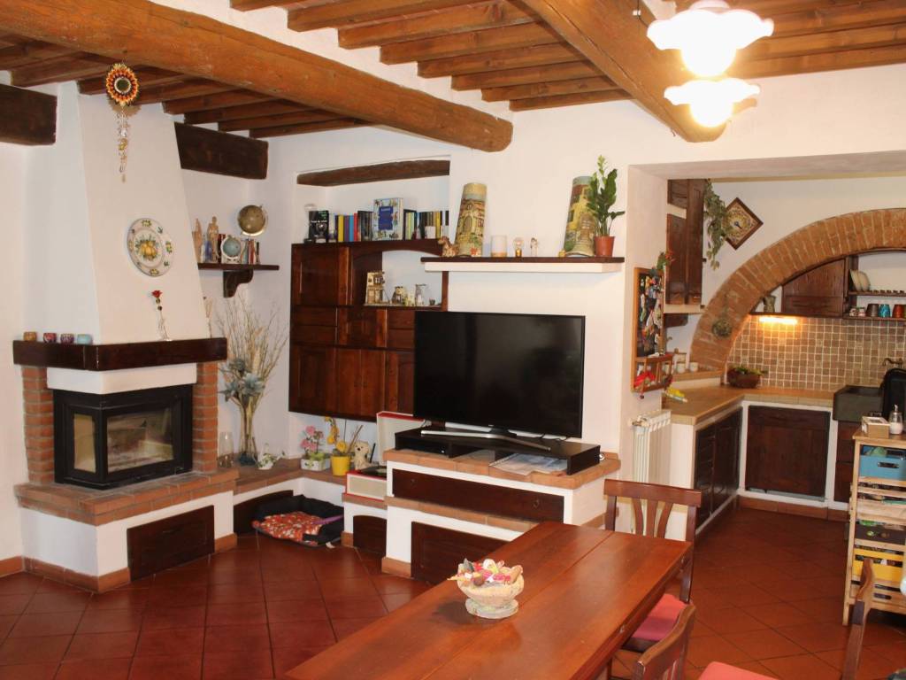 quadrivano in vendita a Bagno a Ripoli in zona Vallina