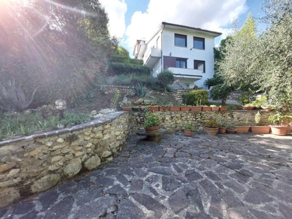 casa indipendente in vendita a Bagno a Ripoli in zona Grassina