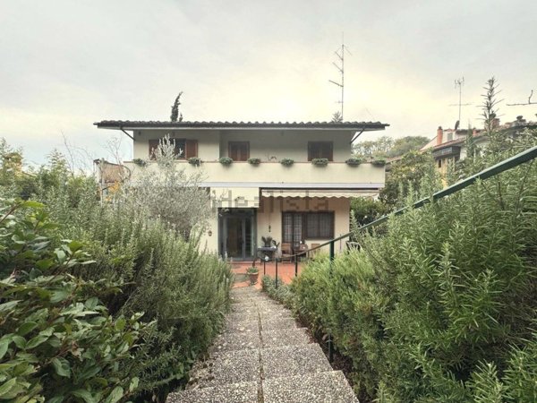 casa indipendente in vendita a Bagno a Ripoli in zona Grassina