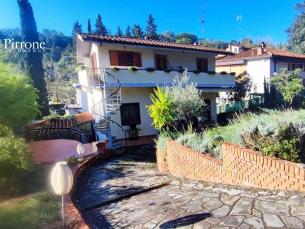casa indipendente in vendita a Bagno a Ripoli in zona Grassina