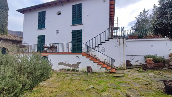pentavano in vendita a Bagno a Ripoli in zona Grassina