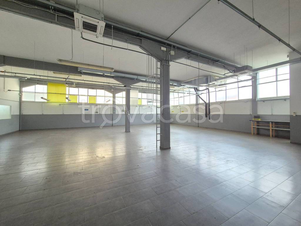 locale commerciale in vendita a Bagno a Ripoli in zona Grassina