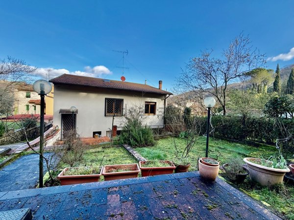 casa indipendente in vendita a Bagno a Ripoli in zona Vallina