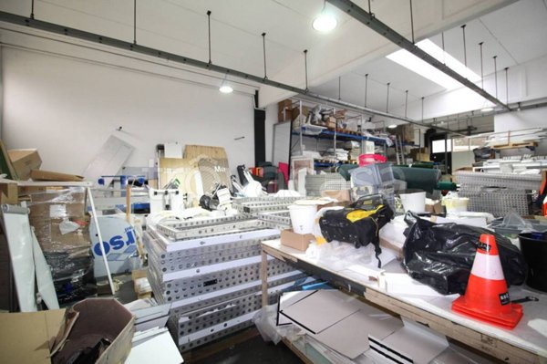 locale commerciale in vendita a Bagno a Ripoli in zona Vallina