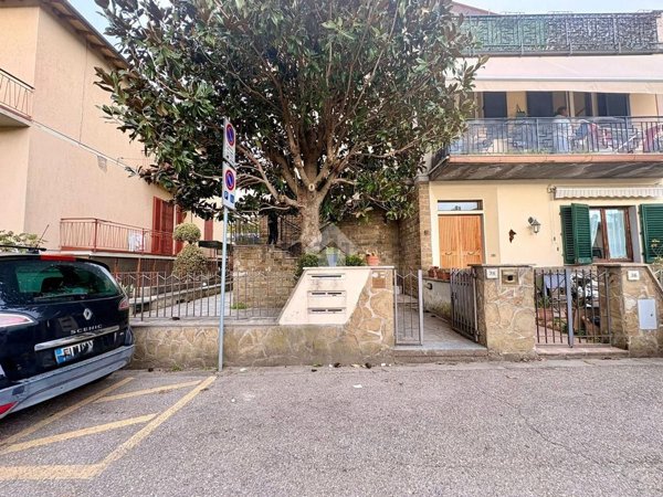 ufficio in vendita a Bagno a Ripoli in zona Grassina