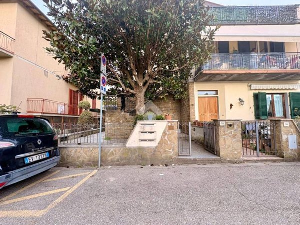 ufficio in vendita a Bagno a Ripoli in zona Grassina