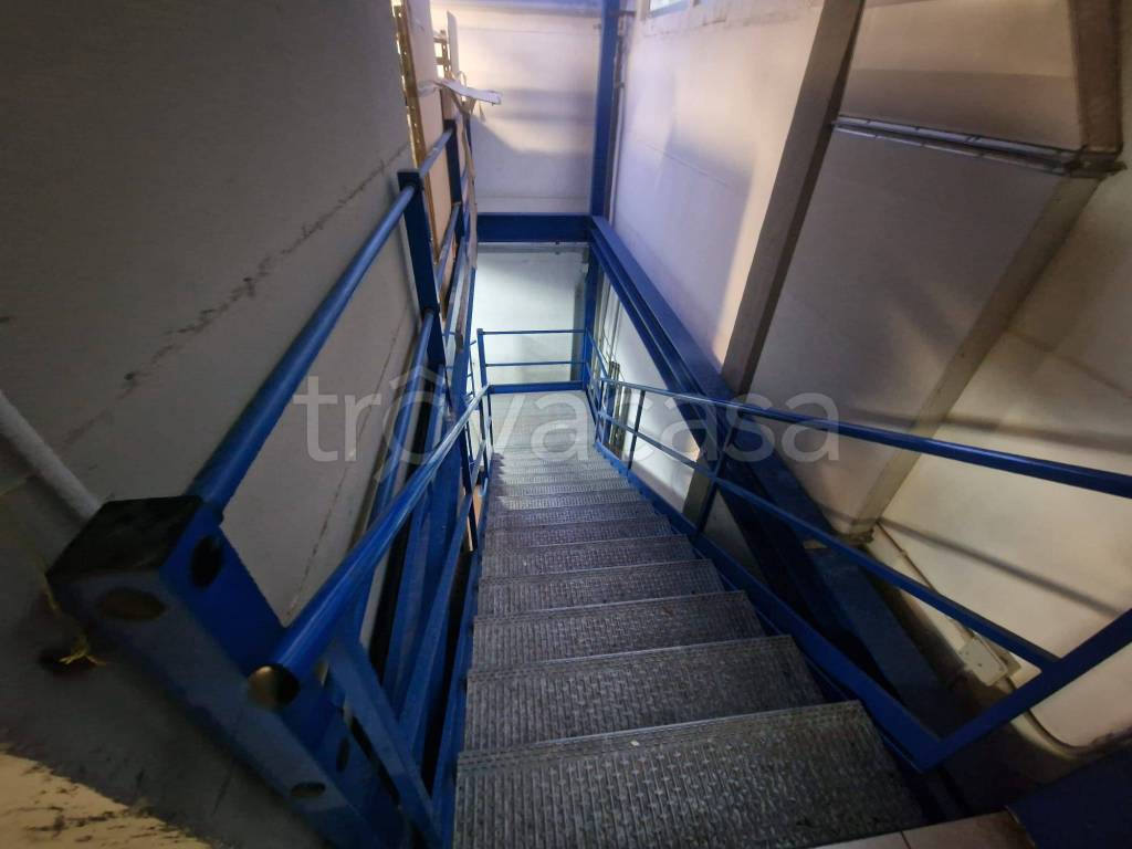 locale commerciale in vendita a Bagno a Ripoli in zona Vallina